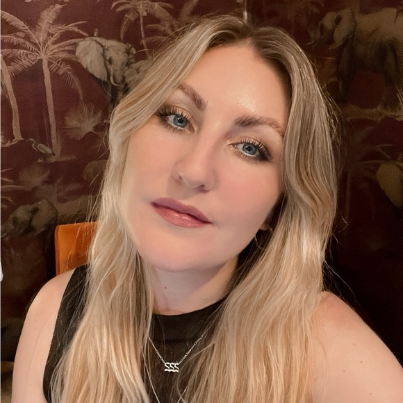 Meet your Posher, Lauren - Picture 1 of 1